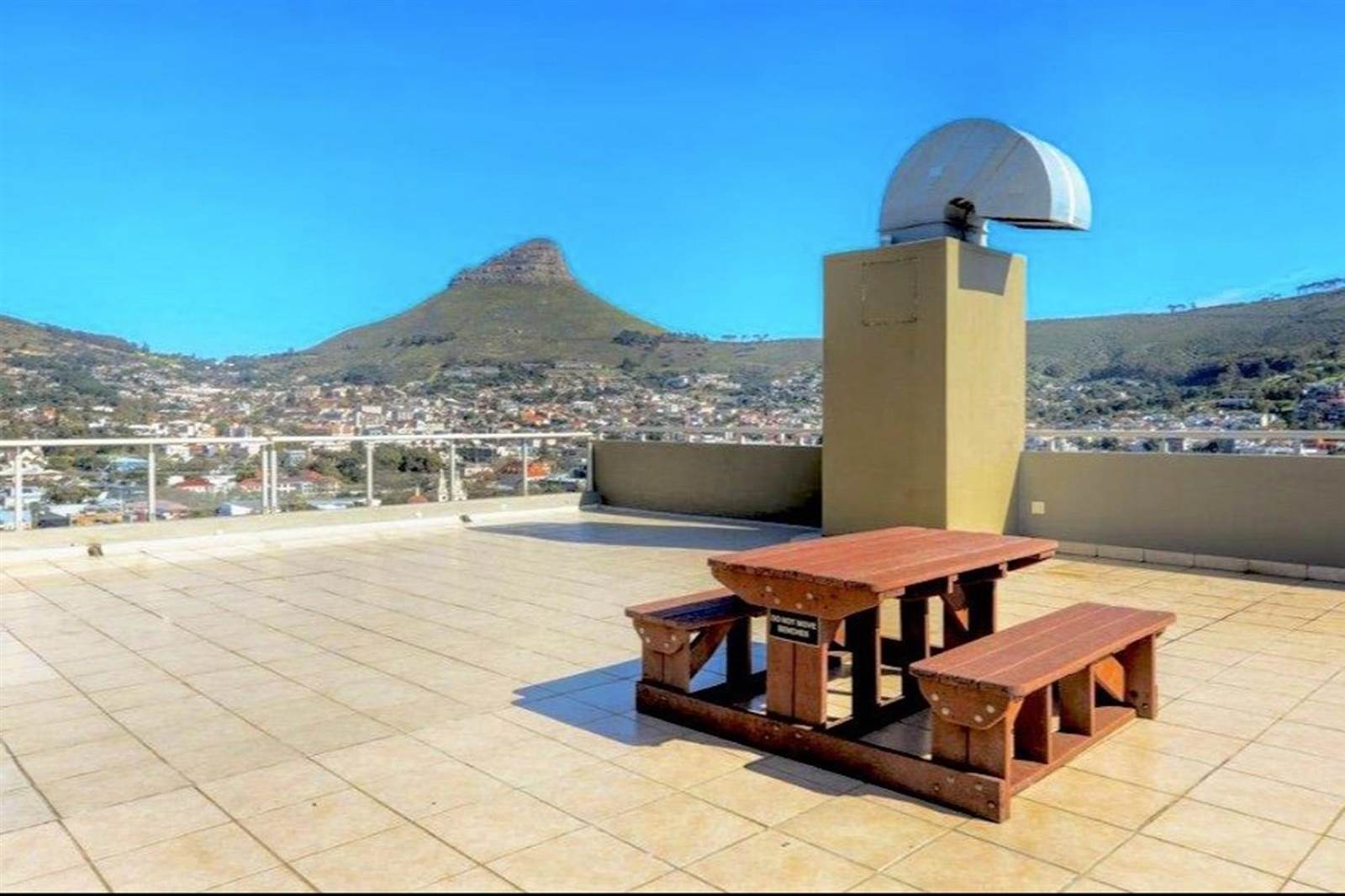 2 Bed Apartment in Cape Town City Centre photo number 14