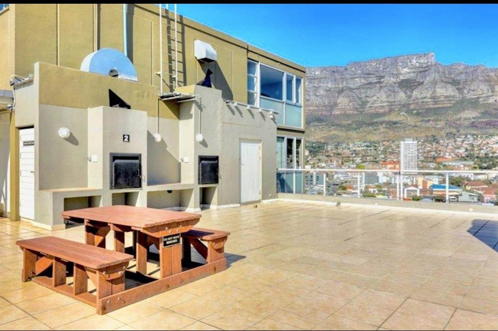 2 Bed Apartment in Cape Town City Centre photo number 17