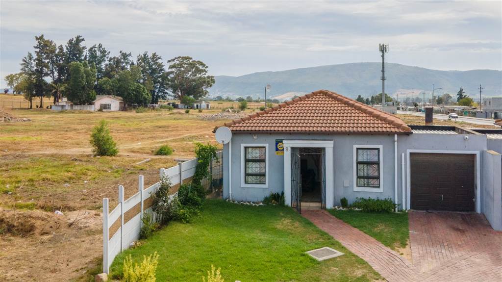 3 Bed House in Paarl photo number 11