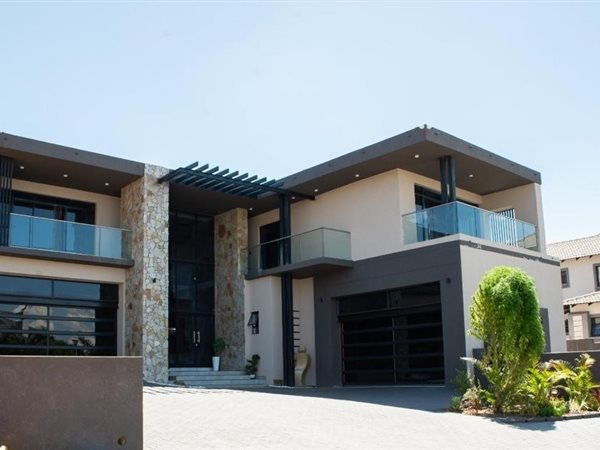 6 Bedroom House 6 Bedroom House