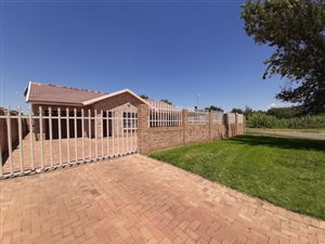 3 Bed Townhouse in Lennoxton
