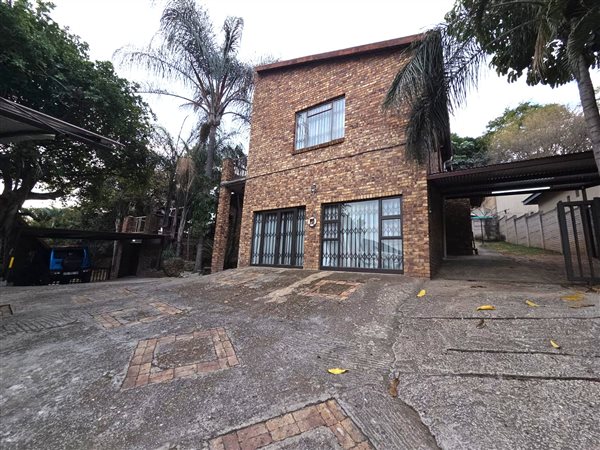 4 Bedroom House 4 Bedroom House