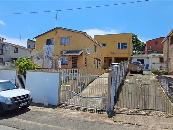 5 Bedroom House 5 Bedroom House