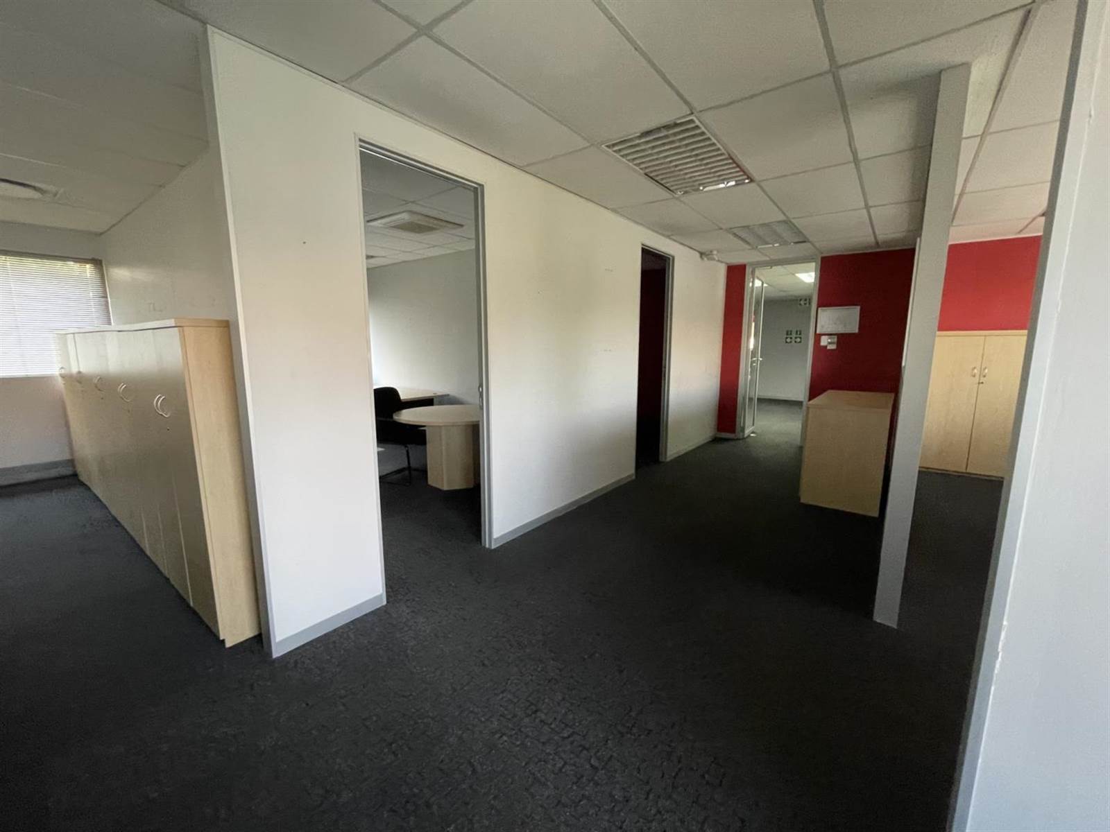 600  m² Office Space in Route 21 Business Park photo number 4