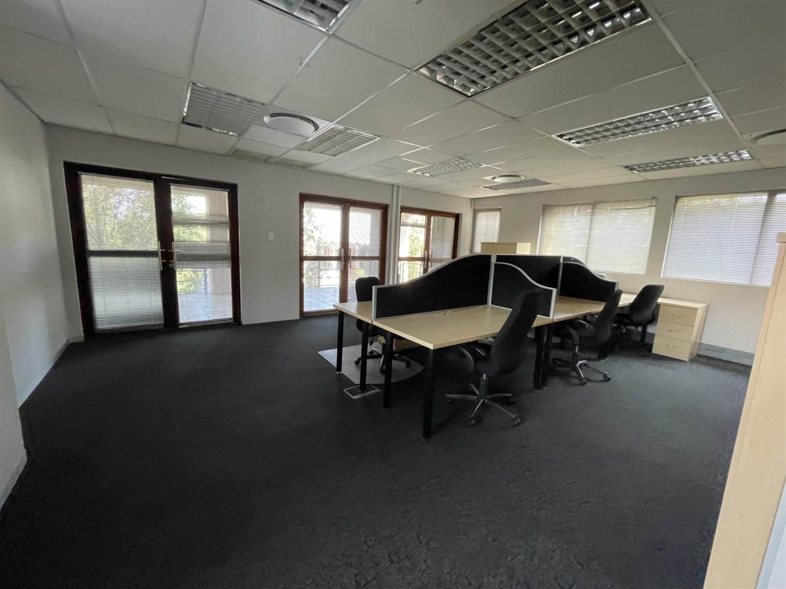 600  m² Office Space in Route 21 Business Park photo number 9