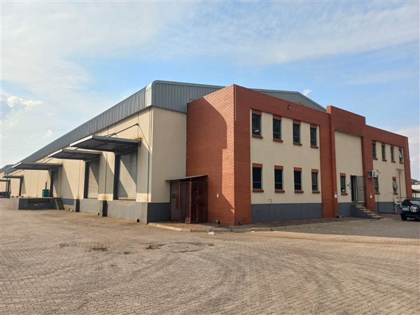 2 850 m² Industrial space 2 850 m² Industrial space