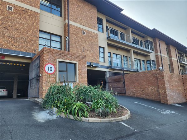 152  m² Commercial space in Westville