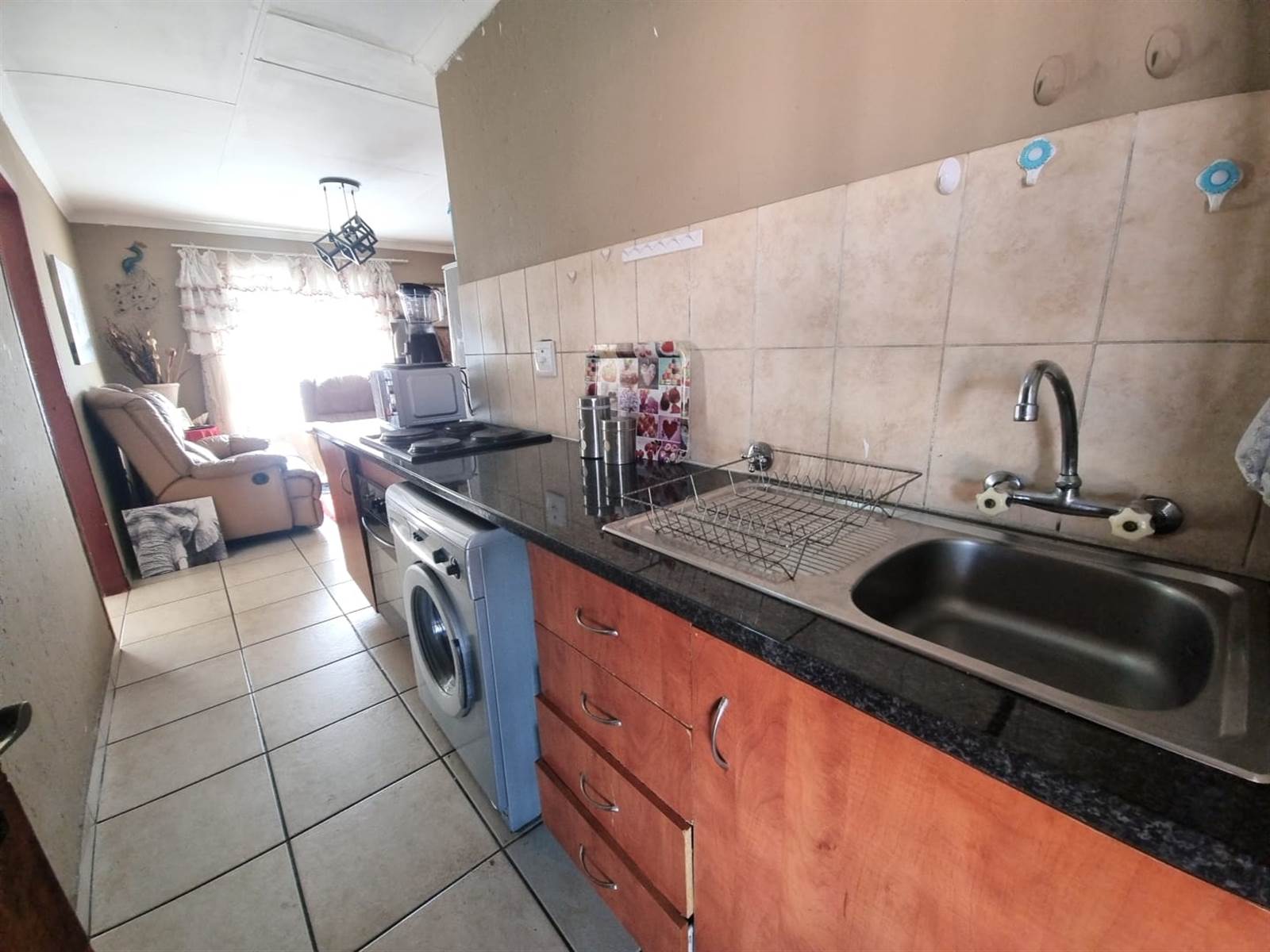 3 Bed Apartment in Kempton Park Central photo number 4