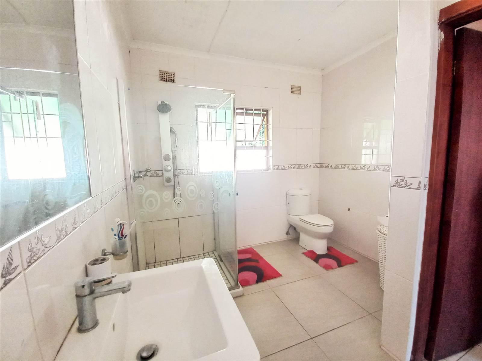 3 Bed House in Leisure Bay photo number 13