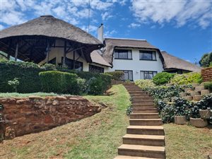 4 Bed House in Golf View