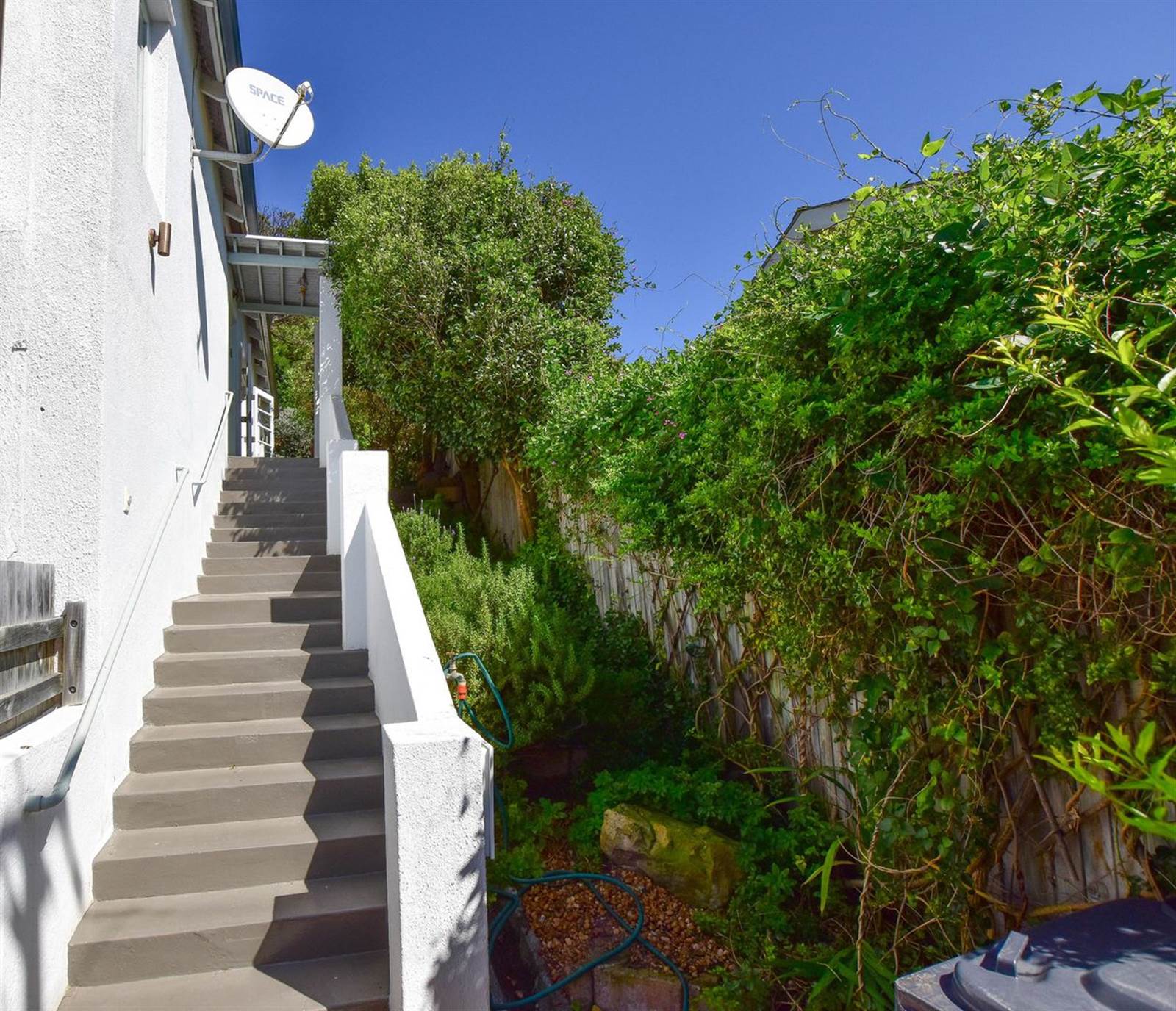 3 Bed House in Kalk Bay photo number 2