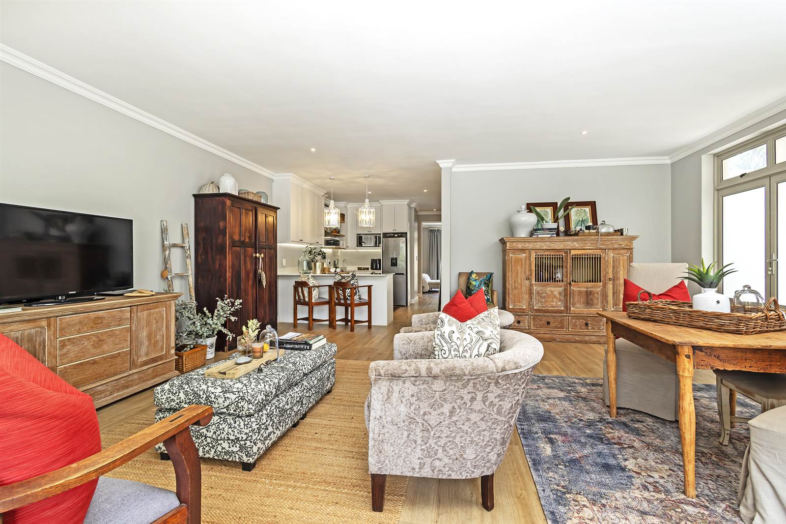 2 Bed Apartment in Franschhoek photo number 8