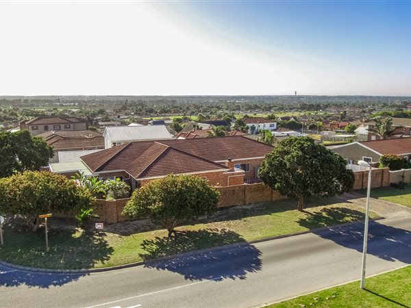 4 Bedroom House 4 Bedroom House