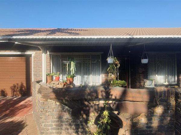 2 Bed Townhouse in Protea Park