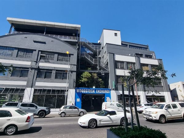 197  m² Commercial space