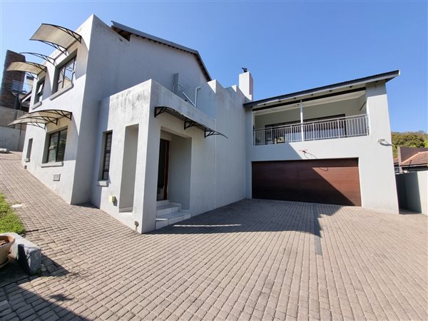 4 Bedroom House 4 Bedroom House