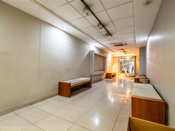 3 047  m² Commercial space