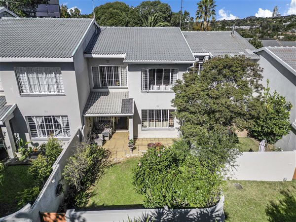 3 Bedroom Townhouse 3 Bedroom Townhouse