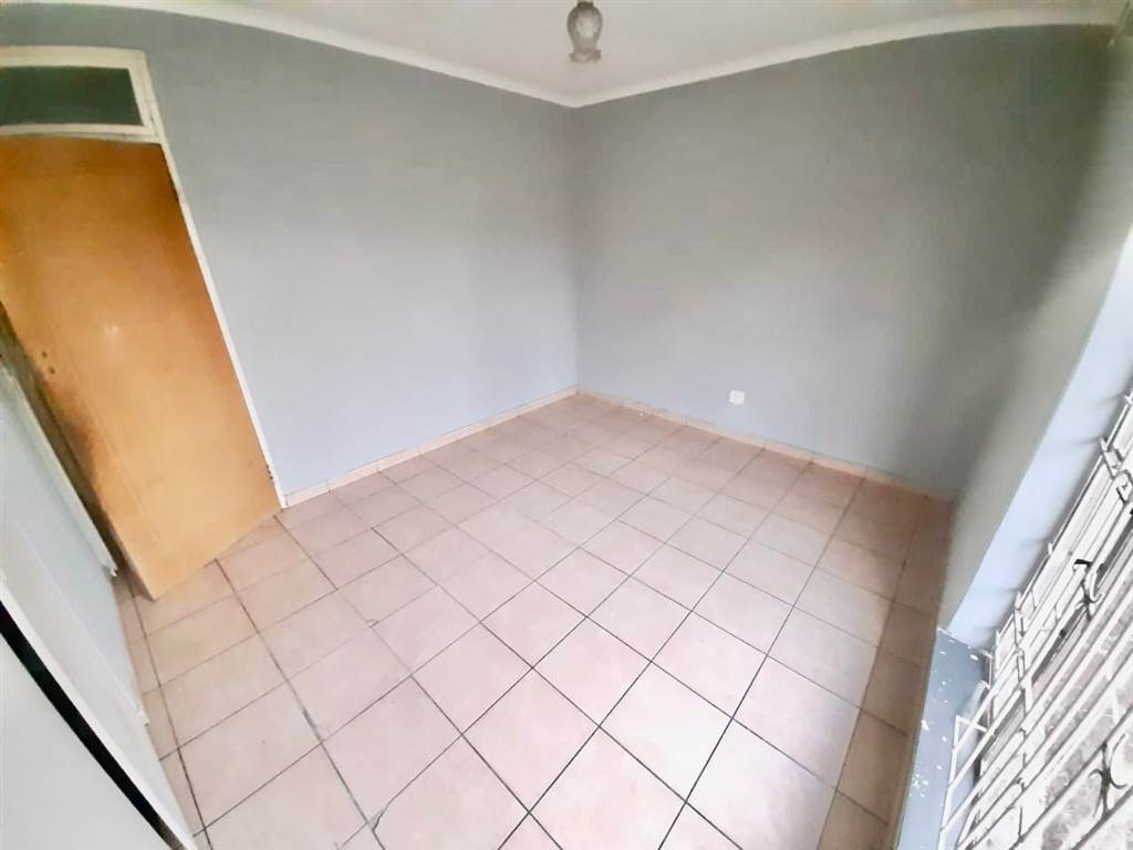 3 Bed House in Leondale photo number 25