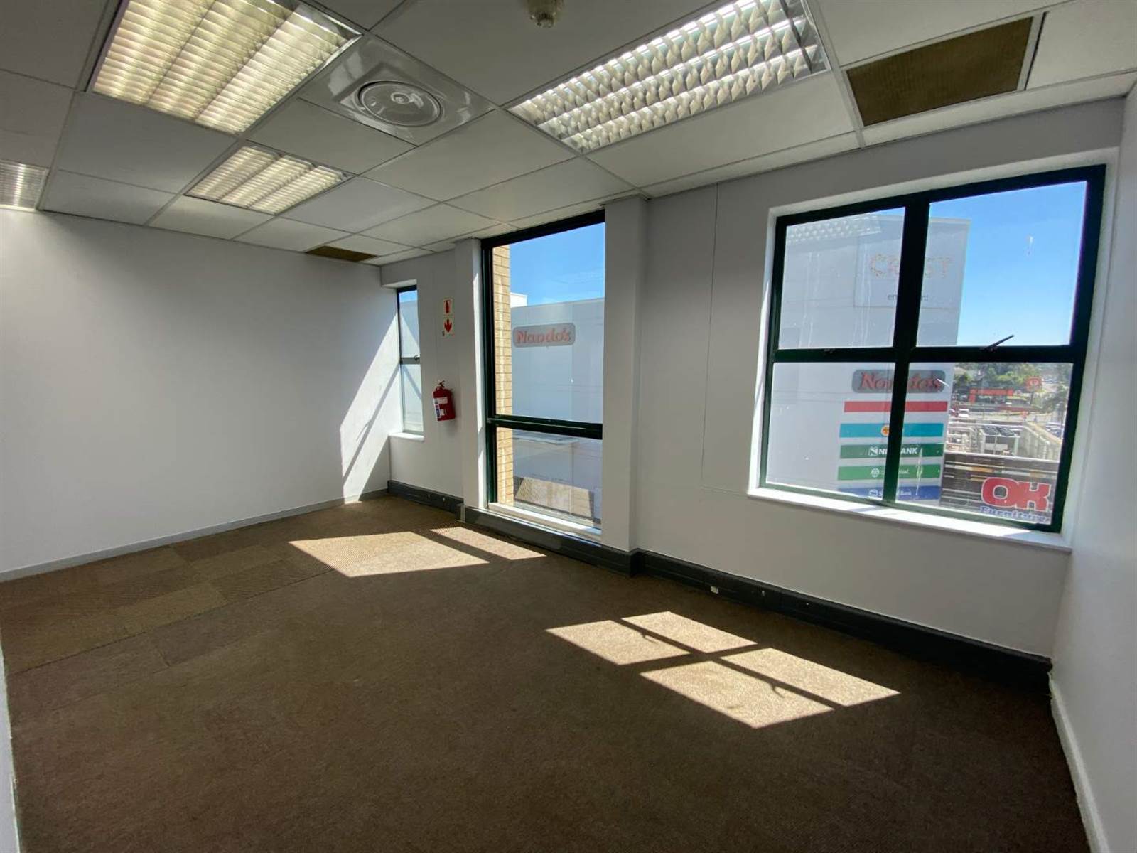 818  m² Office Space in Pinetown Central photo number 1