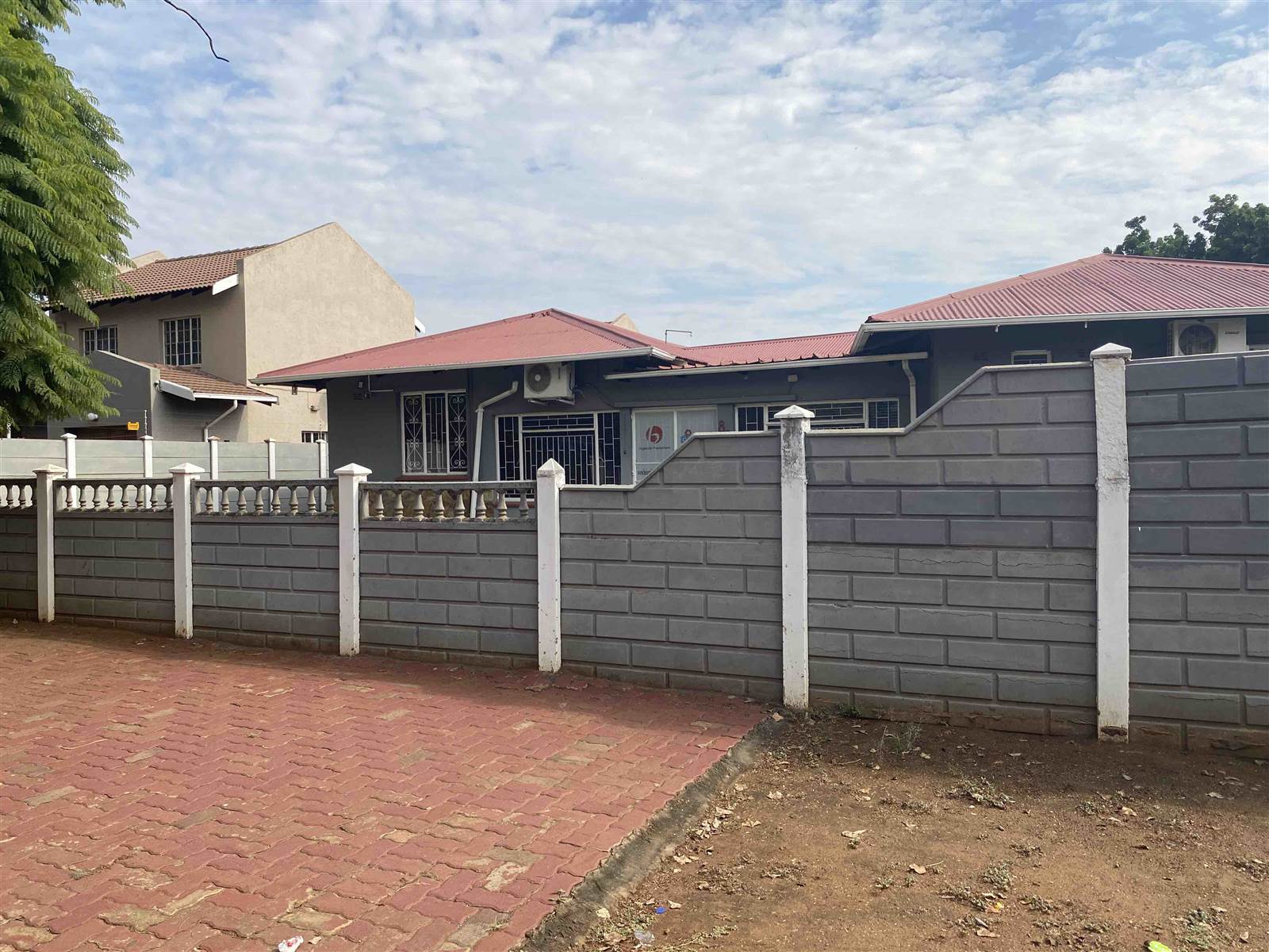 953  m² Commercial space in Rustenburg Central photo number 3