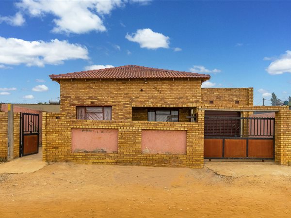 4 Bed House in Tshepisong