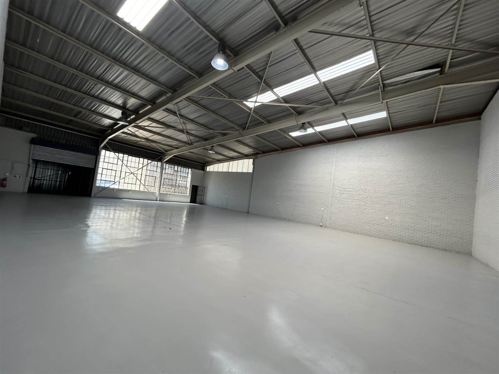 550  m² Industrial space in Waterfall Estate photo number 8