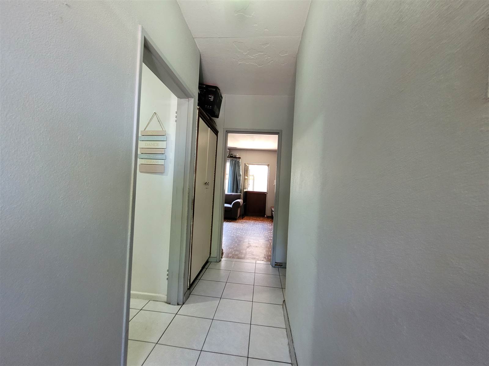2 Bed Apartment in Parow Valley photo number 2