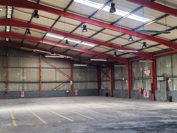 2 770  m² Industrial space