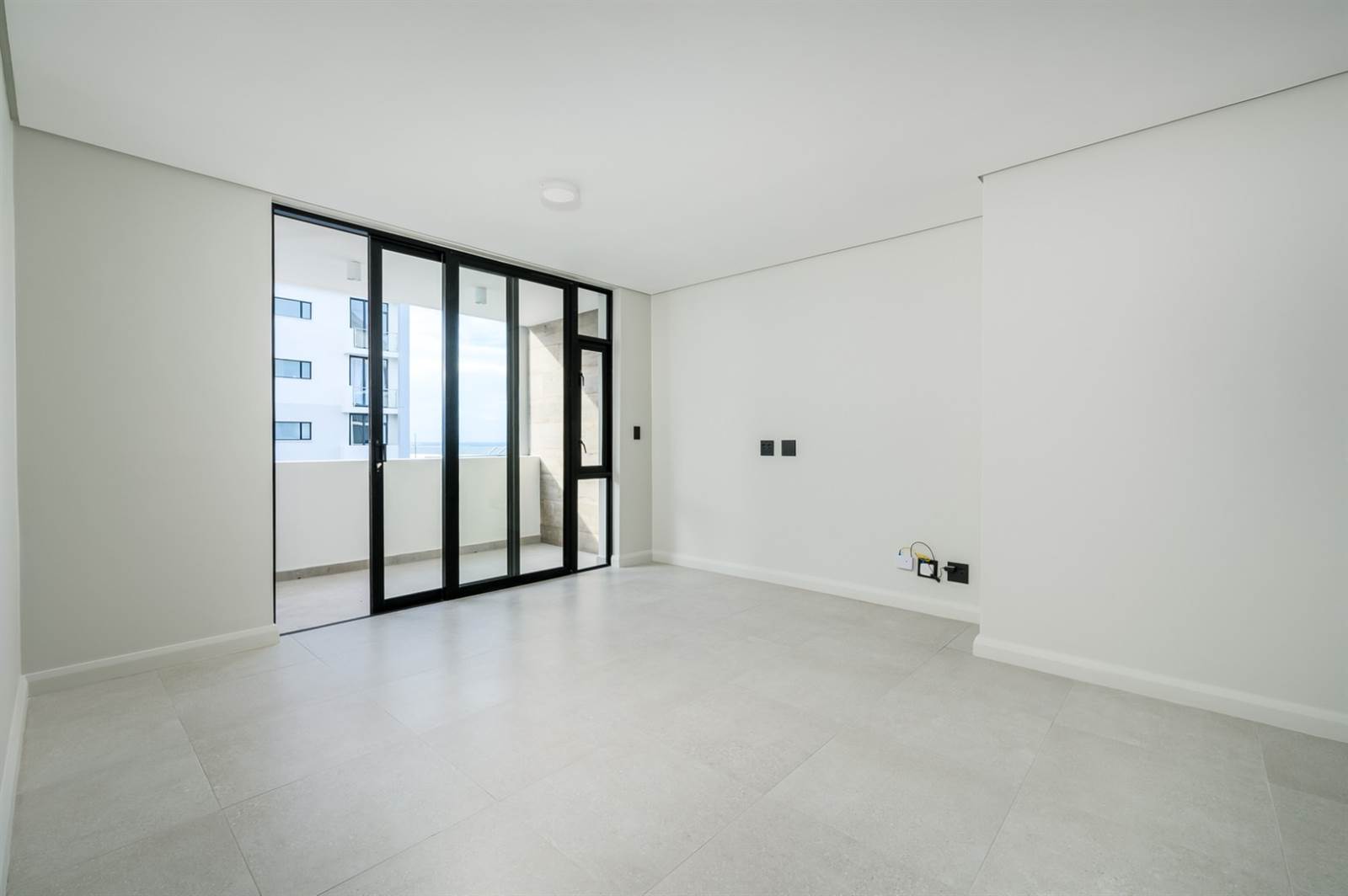 2 Bed Apartment in Summerstrand photo number 5
