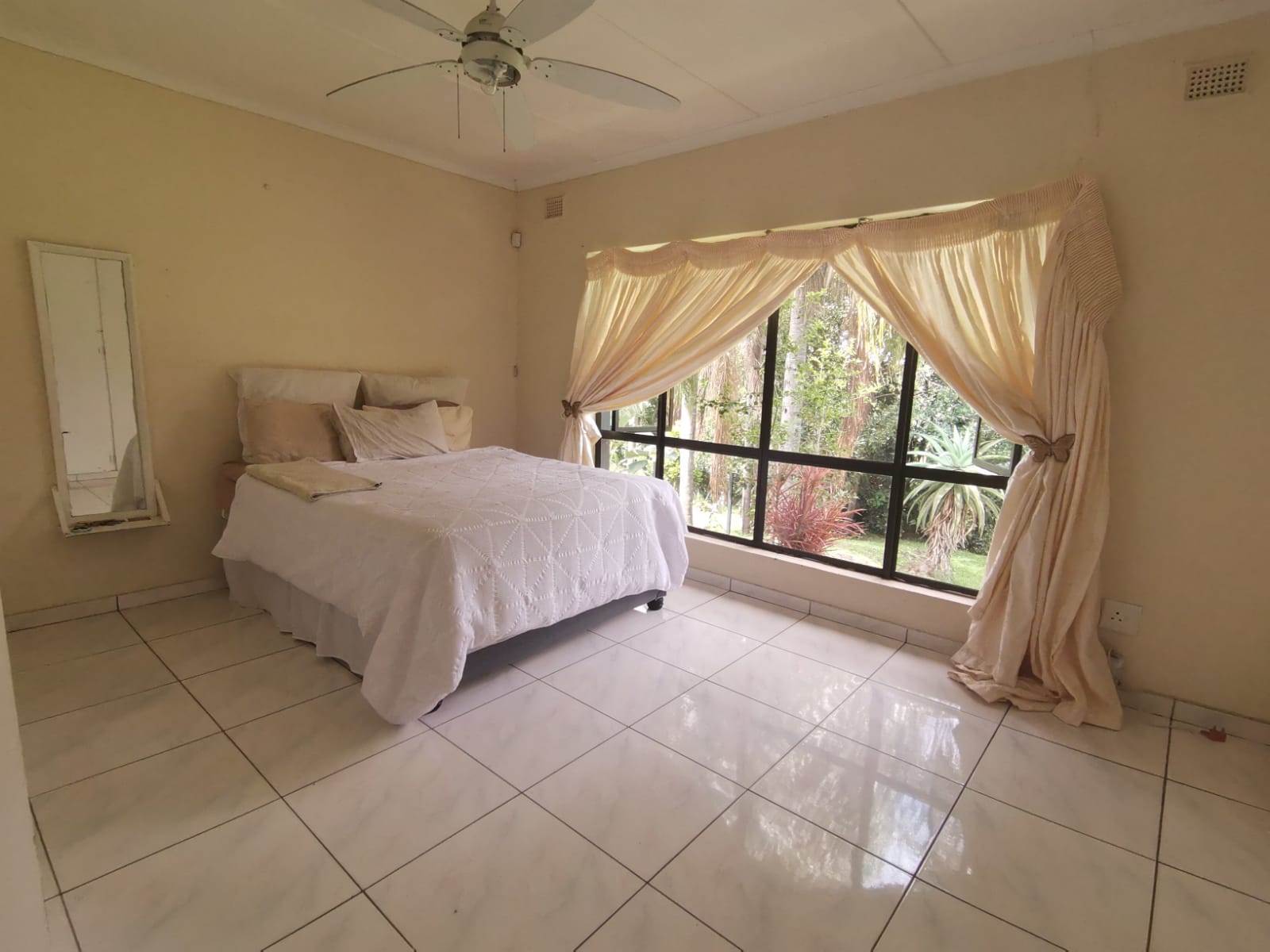 4 Bed House in Illovo Glen photo number 13