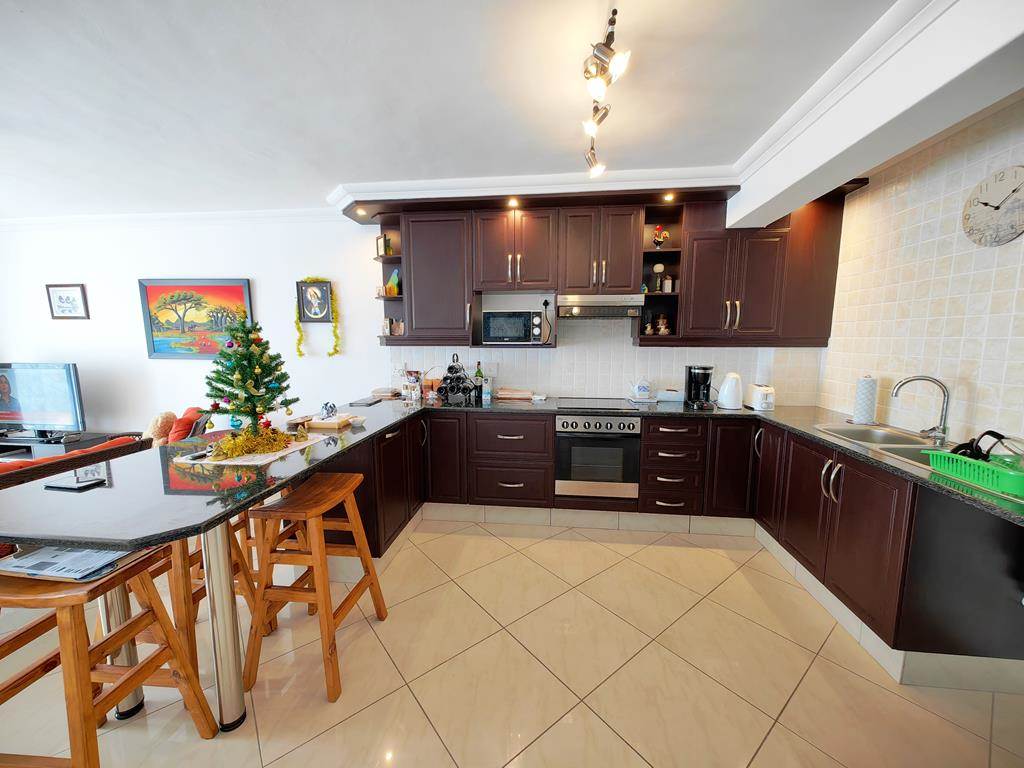 3 Bed Apartment in St Michaels on Sea photo number 4
