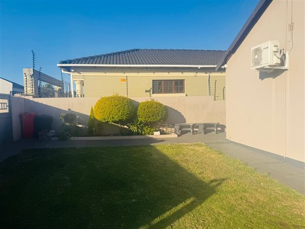 3 Bedroom Townhouse 3 Bedroom Townhouse