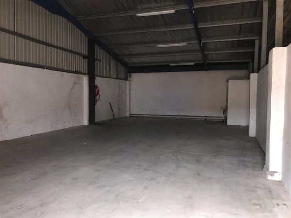 150  m² Commercial space in Queensmead Industrial