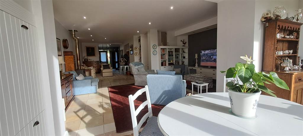 2 Bed Apartment in Oubaai and surrounds photo number 9