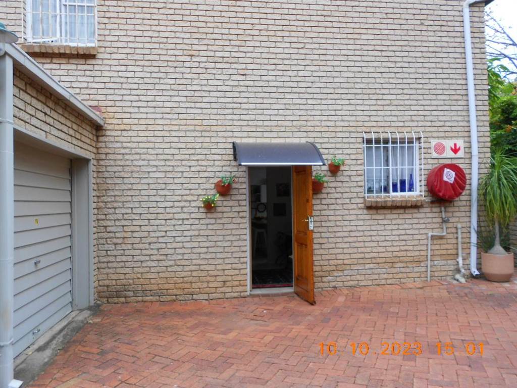 3 Bed Townhouse in Murrayfield photo number 24