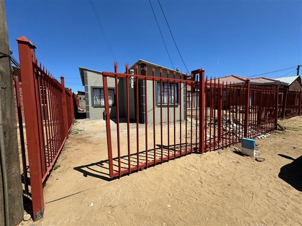 2 Bedroom House 2 Bedroom House