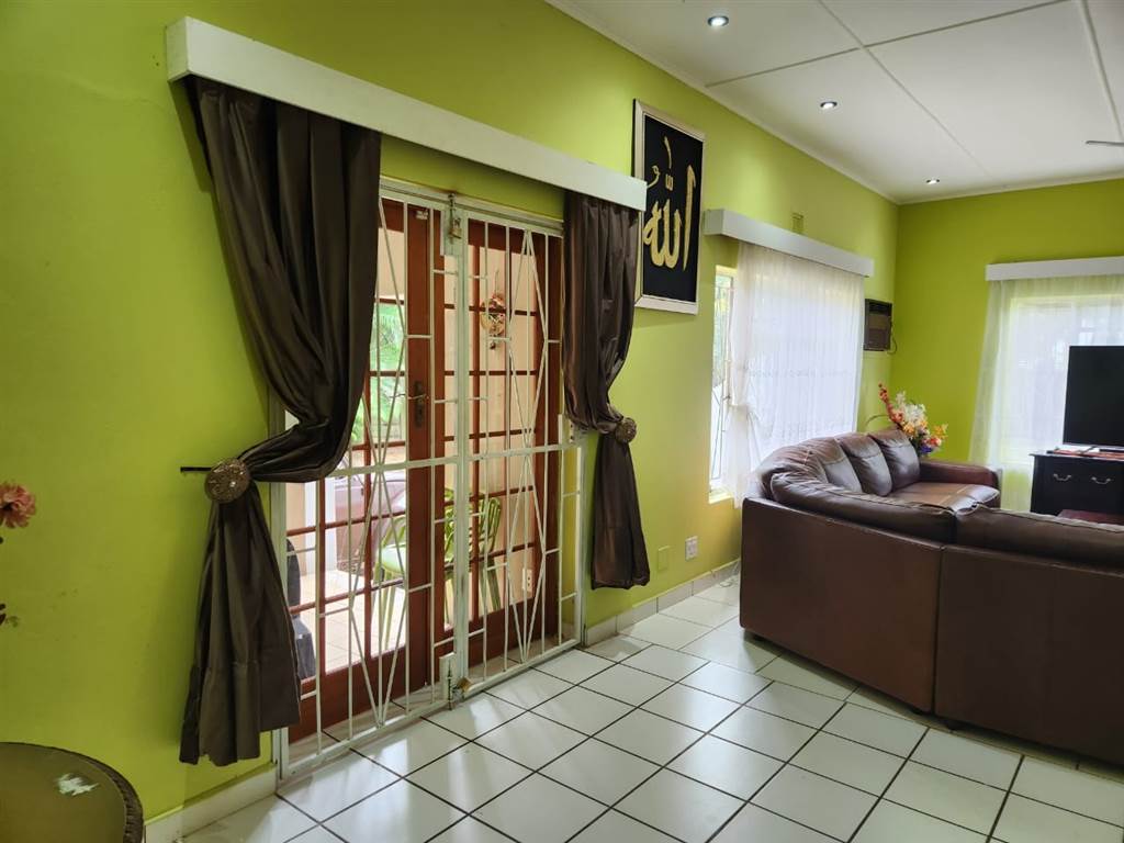 5 Bed House in Pongola photo number 6