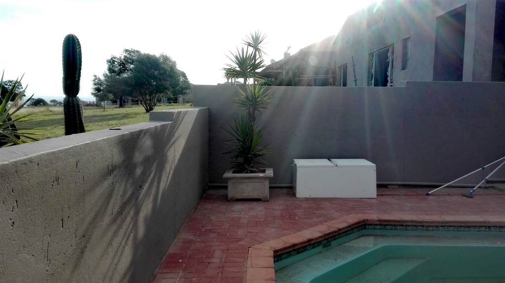 3 Bed House in Kungwini Country Estate photo number 15