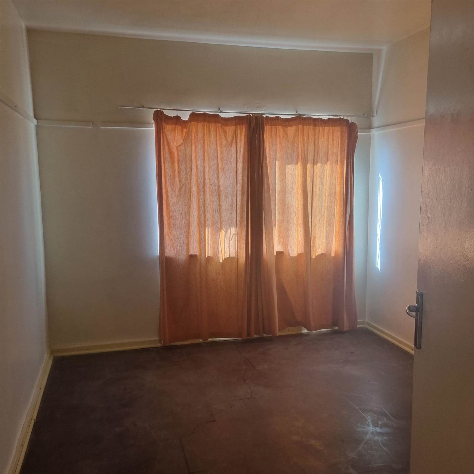 2 Bed Apartment in Stilfontein photo number 7