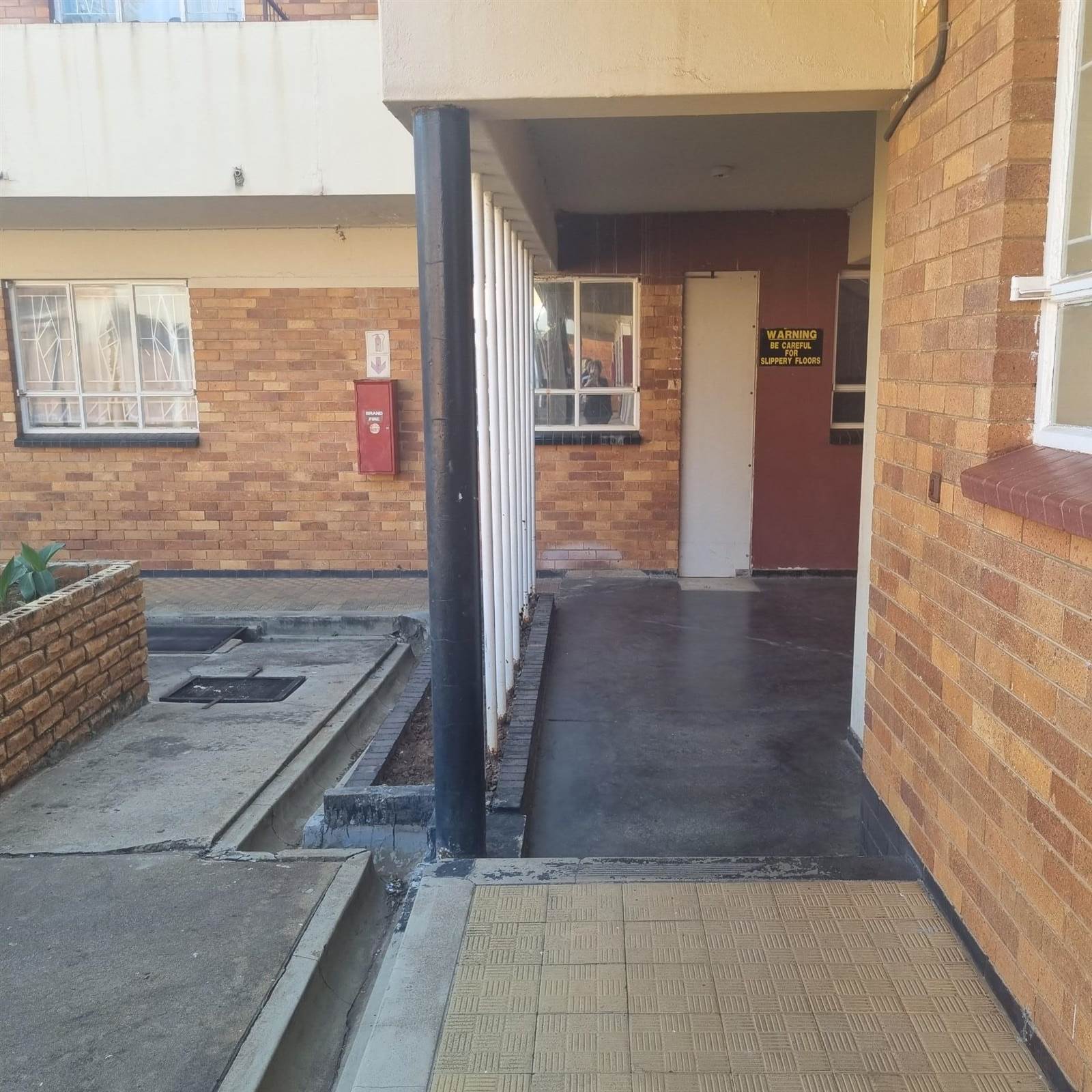 2 Bed Apartment in Stilfontein photo number 16