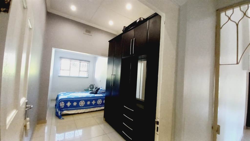 3 Bed House in Stanger Central photo number 10