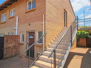 2 Bed Apartment in Pierre van Ryneveld