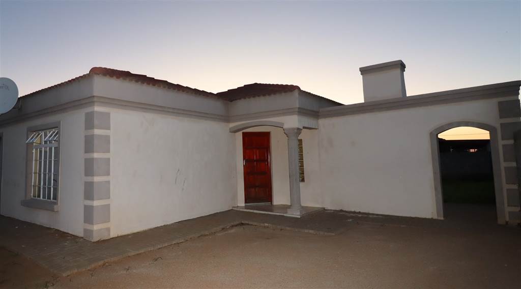 3 Bed House in Mandela View photo number 1