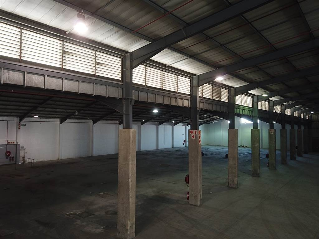 3878  m² Industrial space in New Germany photo number 2
