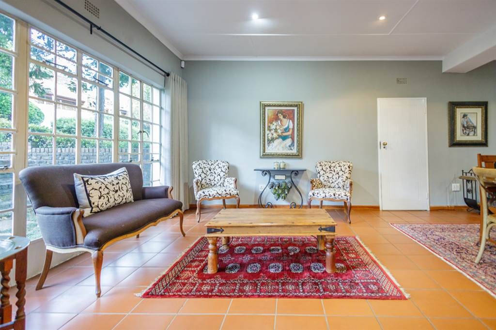 4 Bed House in Bryanston photo number 9