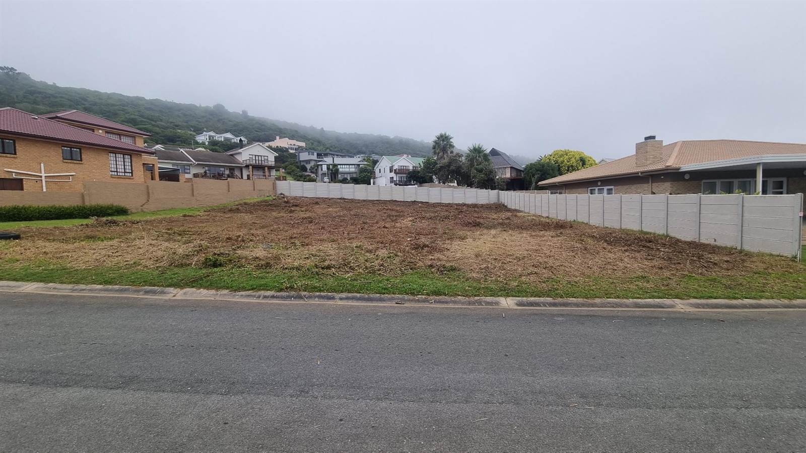 826 m² Land available in Outeniqua Strand photo number 1