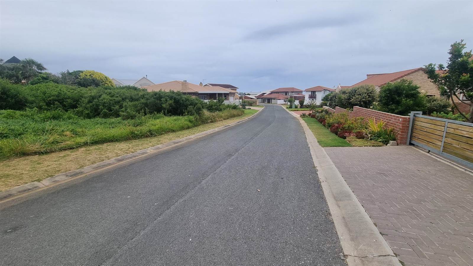 826 m² Land available in Outeniqua Strand photo number 4