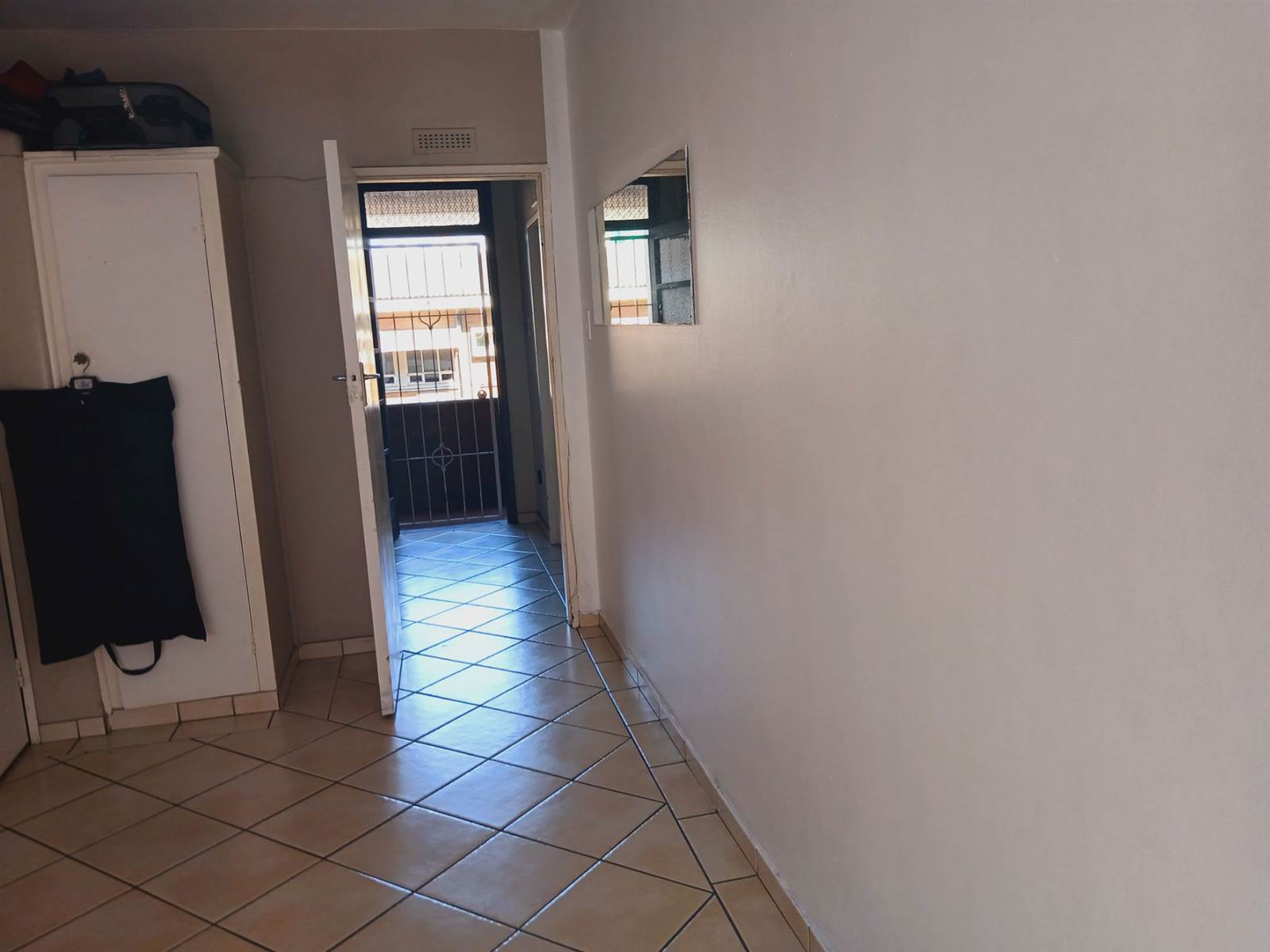 Studio Apartment in Durban CBD photo number 2