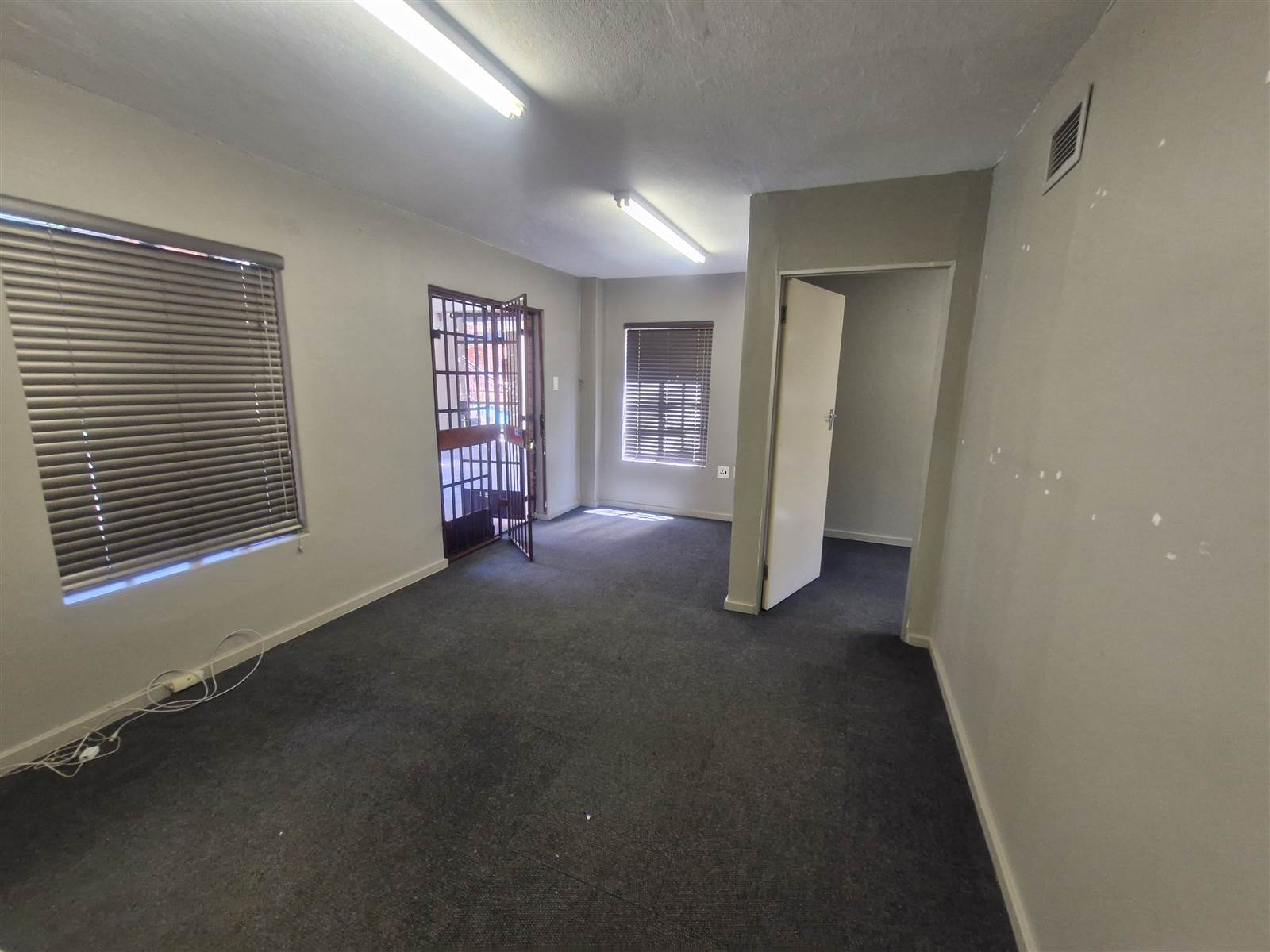 65  m² Commercial space in Centurion CBD photo number 9